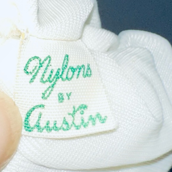 Vintage Gloves 1950’s Nylons by Austin - Picture 7 of 8
